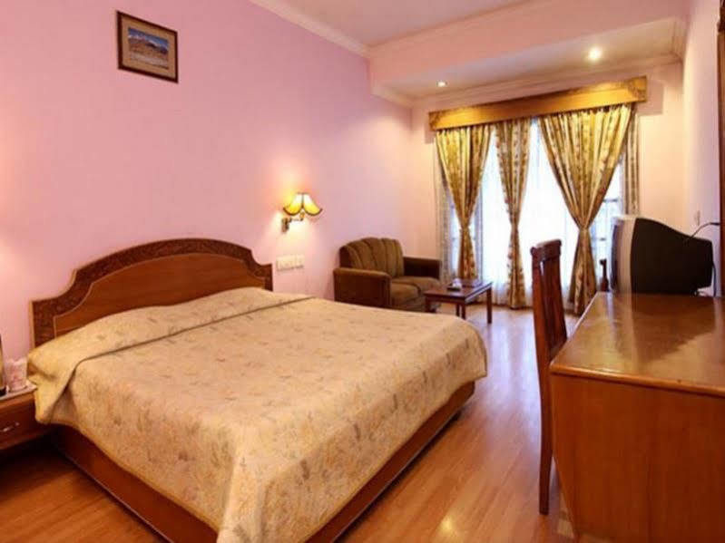 Hotel Dalhousie Heights Εξωτερικό φωτογραφία